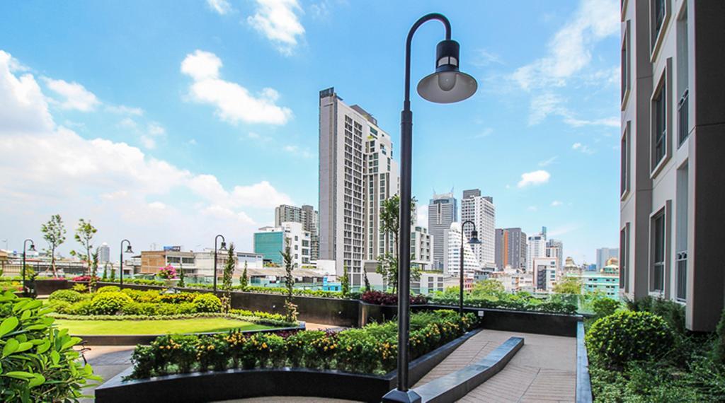 Wooden Suites Bangkok Buitenkant foto