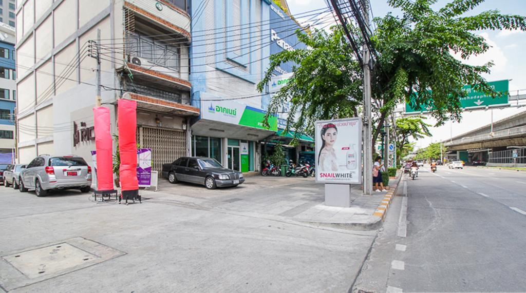 Wooden Suites Bangkok Buitenkant foto