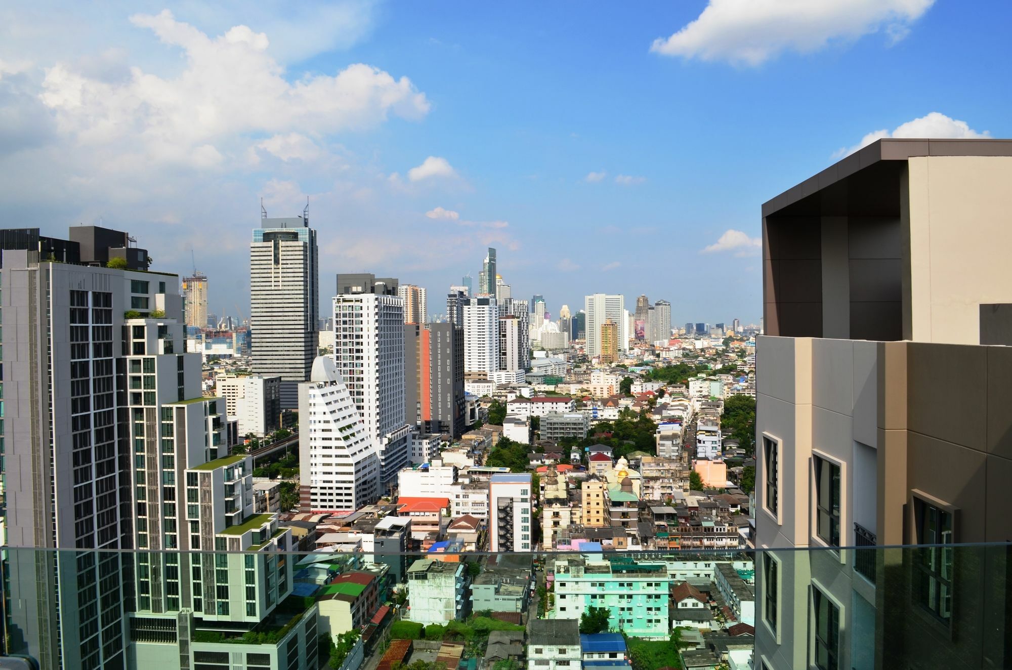 Wooden Suites Bangkok Buitenkant foto