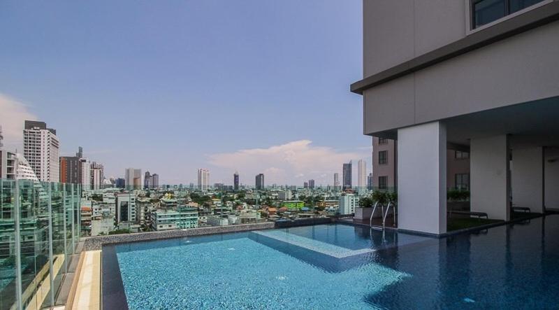 Wooden Suites Bangkok Buitenkant foto